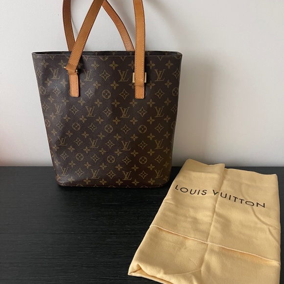 Louis Vuitton bag - Picture 1 of 1